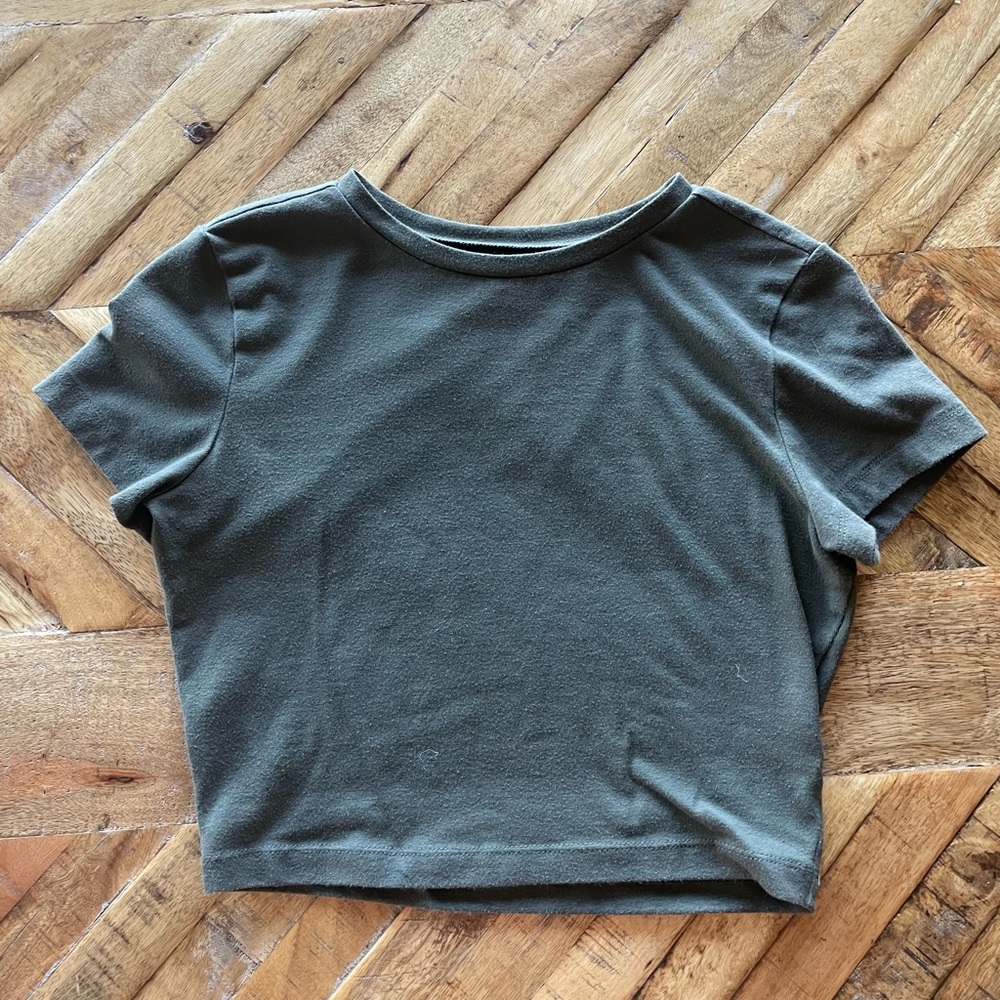 Forest green baby t-shirt from Wild Fable. Size small